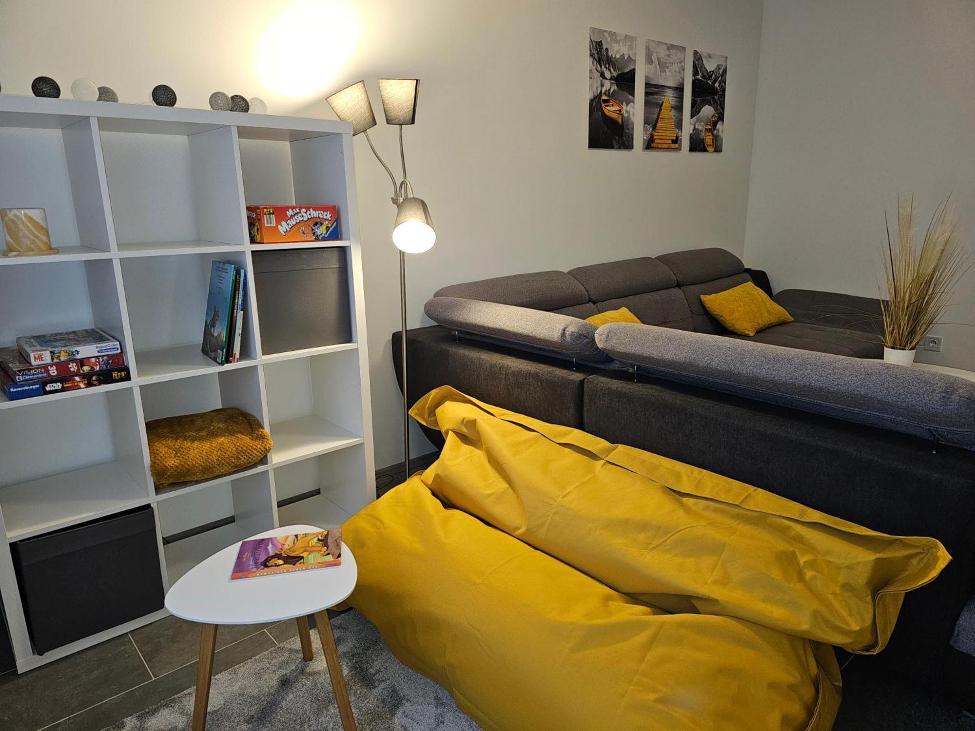 Warburg, Fewo "Sweet Home" 2,5 Zi- Eg-Separater Eingang - Parkplatz - Terasse- Komfortabel,Renoviert Buitenkant foto