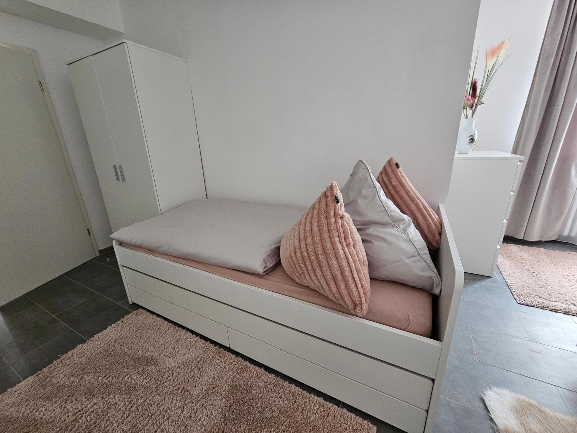 Warburg, Fewo "Sweet Home" 2,5 Zi- Eg-Separater Eingang - Parkplatz - Terasse- Komfortabel,Renoviert Buitenkant foto