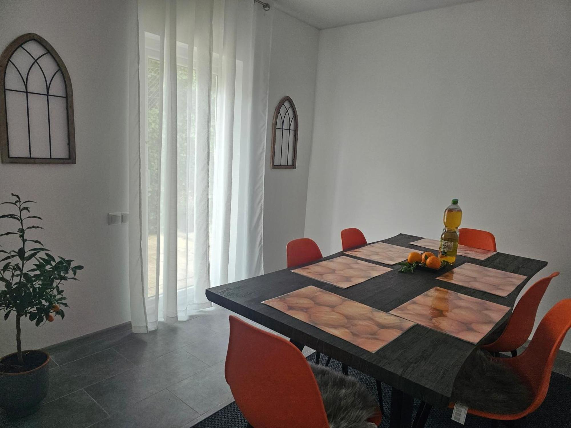 Warburg, Fewo "Sweet Home" 2,5 Zi- Eg-Separater Eingang - Parkplatz - Terasse- Komfortabel,Renoviert Buitenkant foto